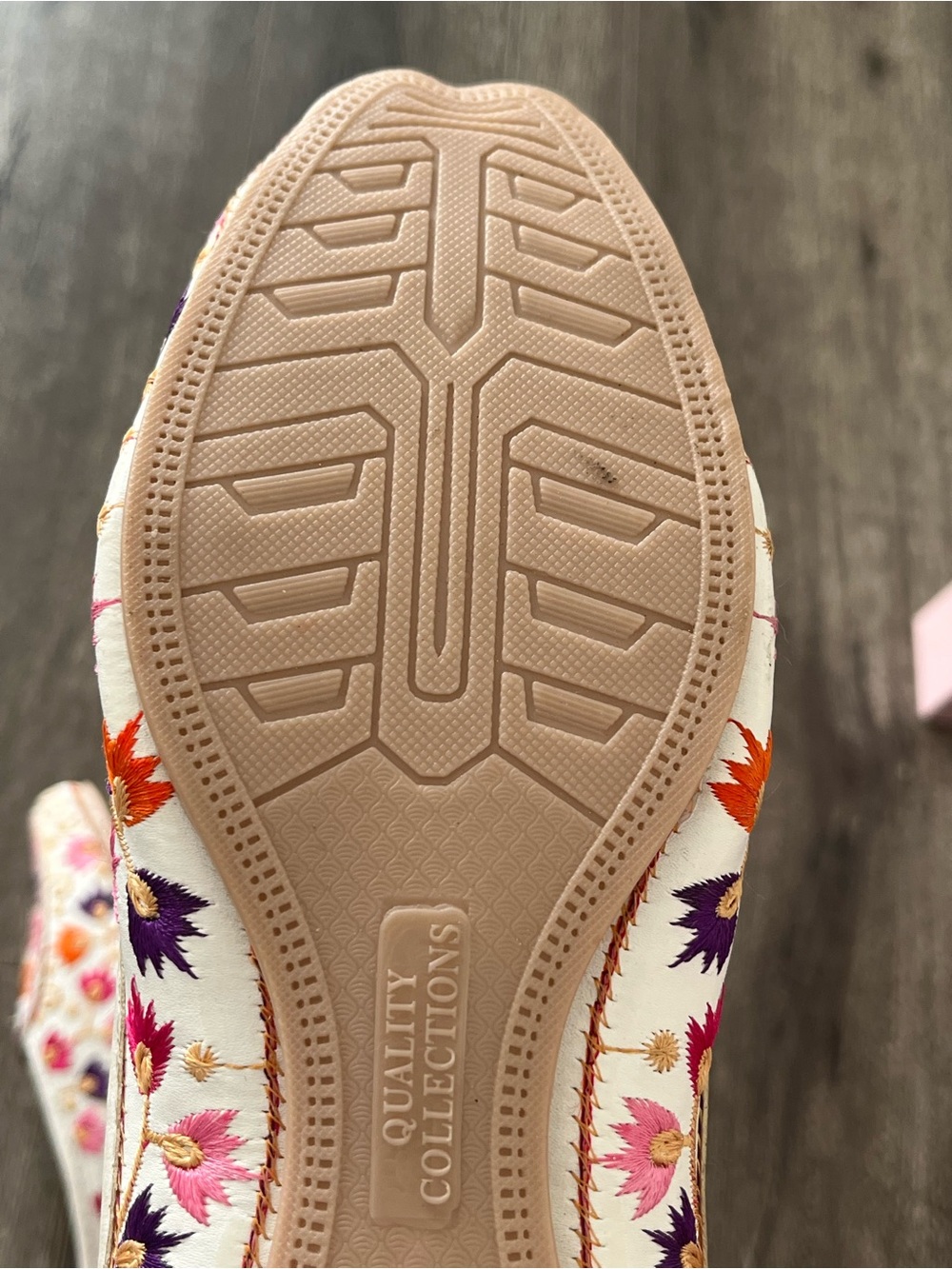 Embroidered Floral Slip-On Flats - Size 7.5 - Picture 11 of 11